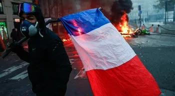 Cinco pessoas em estado crítico em Paris na sequência de protestos em França