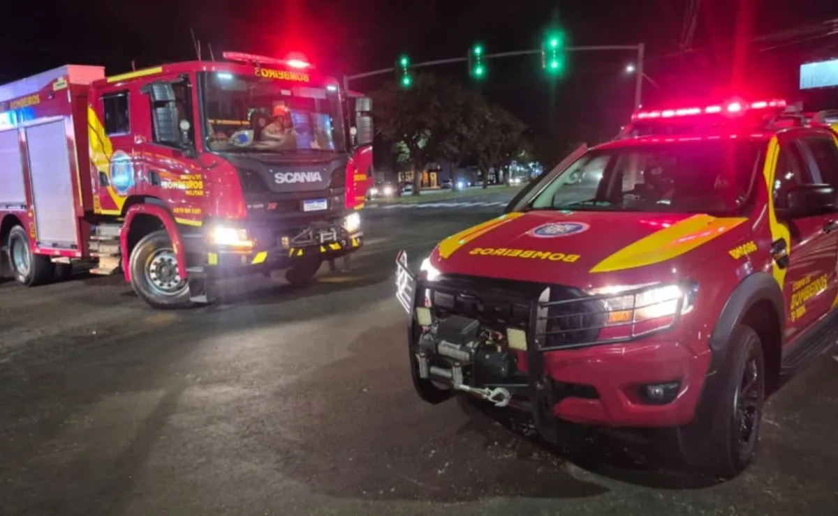 Ciclista sofre traumatismo craniano ao se envolver em acidente com caminhão em avenida de Maringá