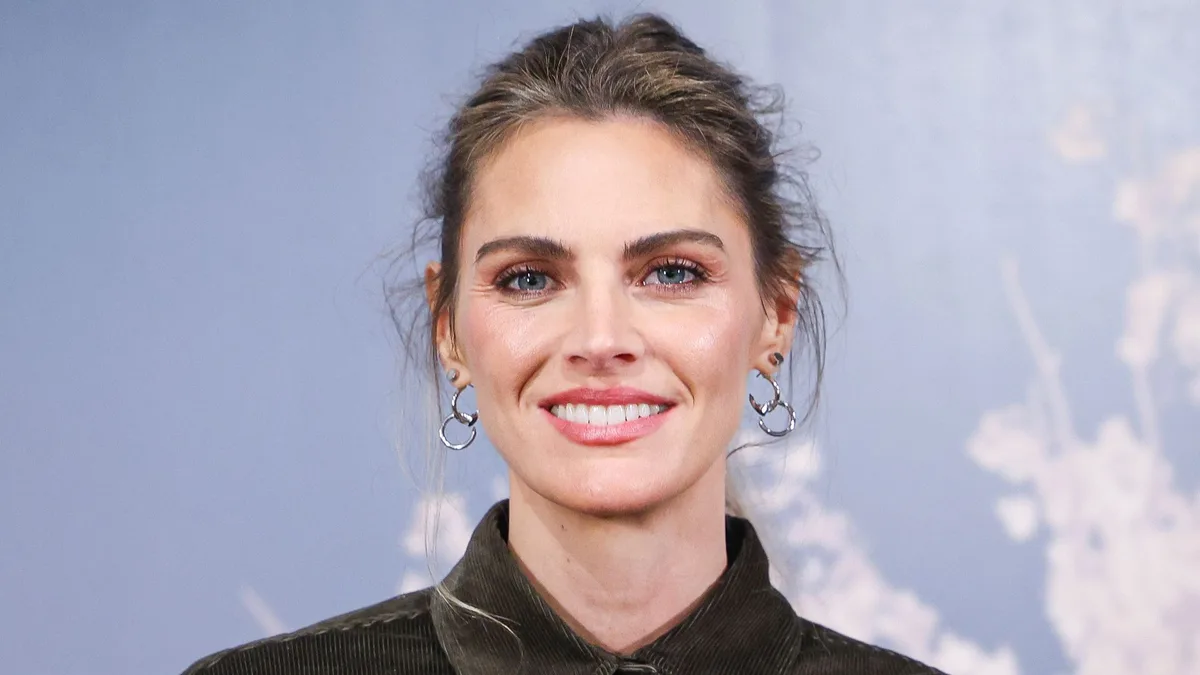 De actriz a directora: Amaia Salamanca cumple por fin uno de sus grandes sueños con Manuela Velasco como protagonista