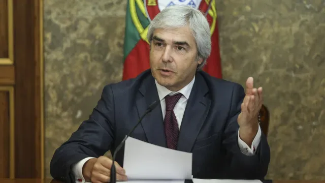 Portugal compra 75 viaturas táticas a Espanha para a Marinha