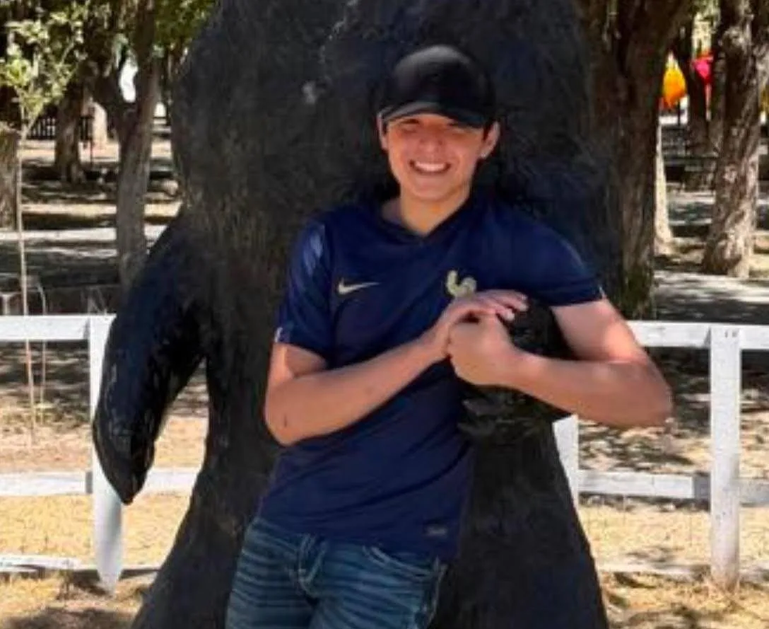 Buscan a adolescente tras volcar camioneta en carretera Palaú-Nueva Rosita, Coahuila
