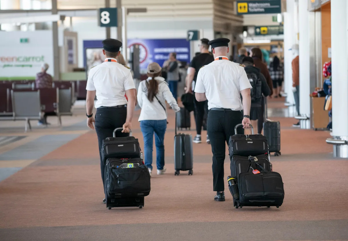 Flight attendants and pilots at highest risk of dying from radiation-related cancers, study shows