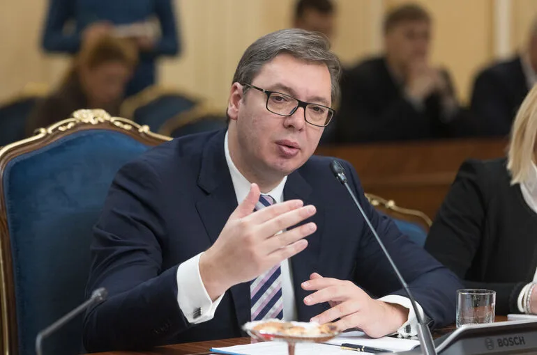 Вучич: Россия немедленно прислала Сербии спецборт МЧС для борьбы с пожарами
