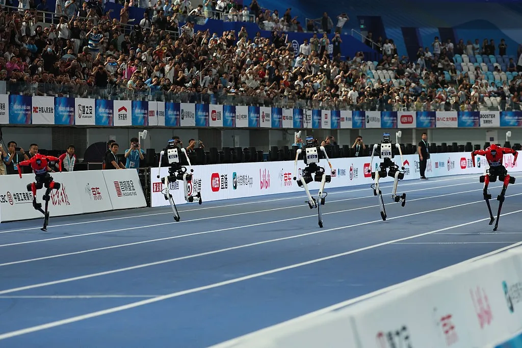 Mais uma vez, robô chinês ultrapassa recorde de Usain Bolt em prova dos 100 metros