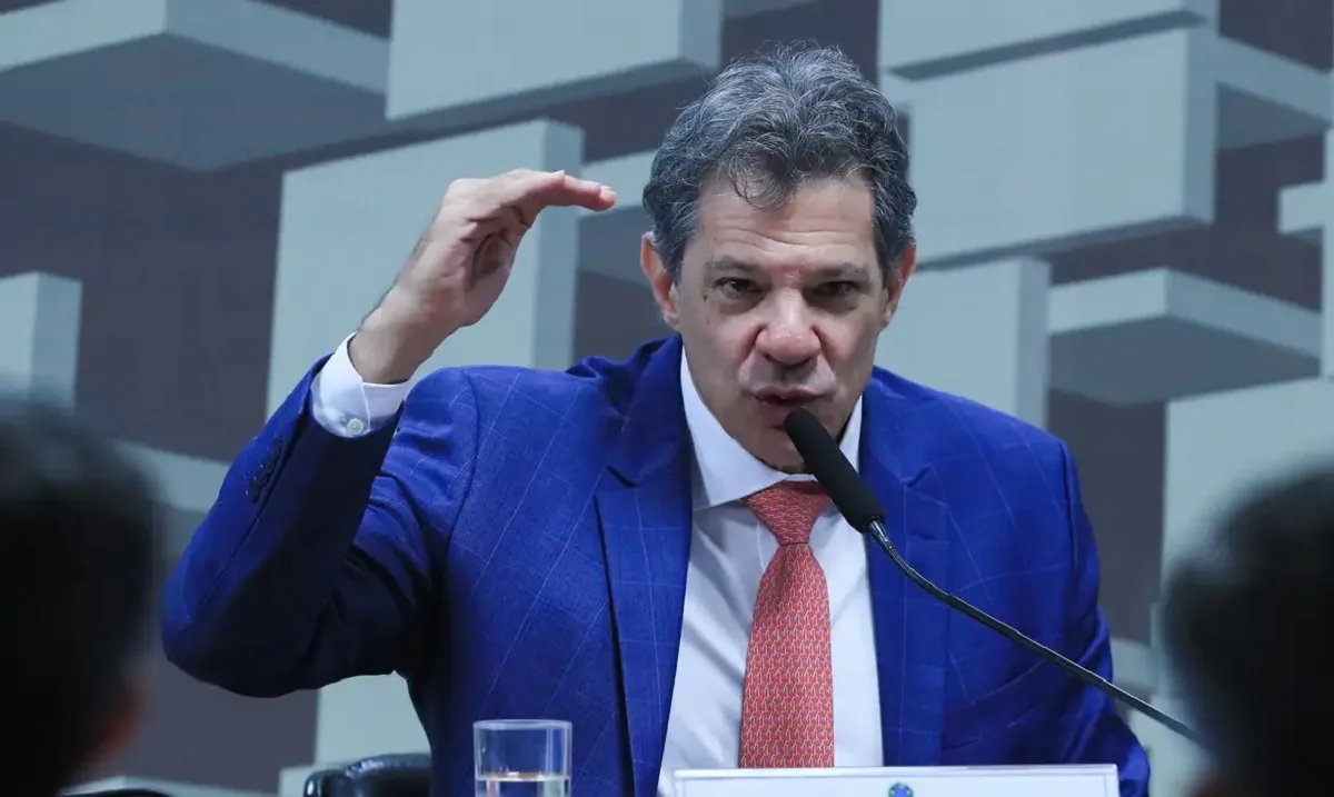 Fernando Haddad propõe uso de IA para zerar filas do SUS em SP