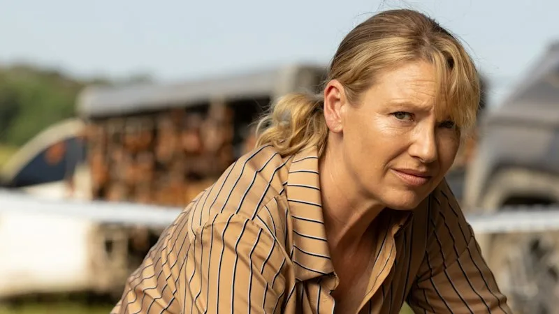 Anna Torv was always told ‘don’t go out in that skirt’. Her superb new show challenges that idea