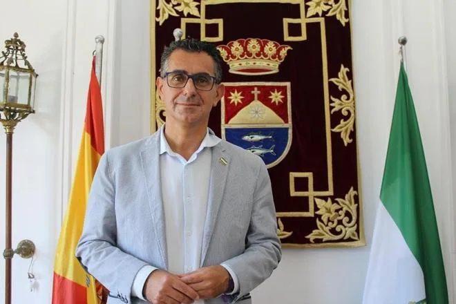Alcalde de Barbate (Cádiz) denuncia actos vandálicos contra su vehículo y apunta a alguien vinculado al PSOE