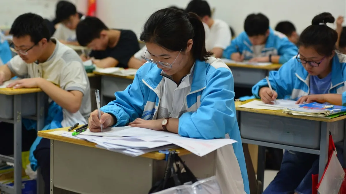 Gaokao reforms could leave Chinese public vulnerable to pseudo-history, top academic warns