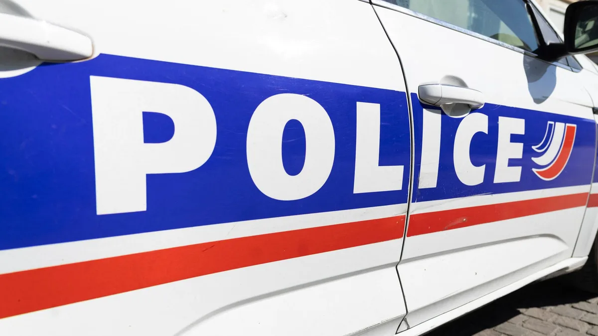 Une voiture fonce dans la foule à Caen et fait un mort et dix blessés, le conducteur interpellé