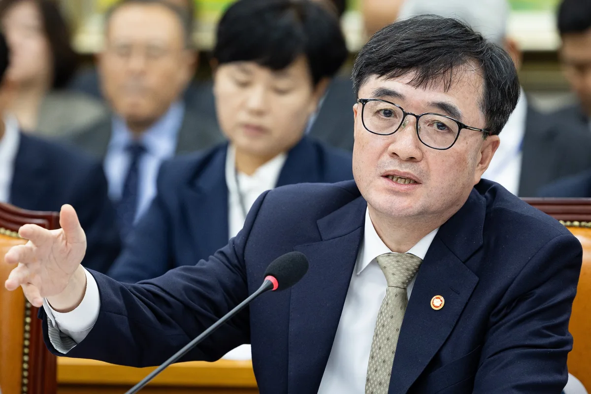 국무조정실장 “부동산 문제, 국민 모두가 노력해야”…野 “국민이 무슨 죄”