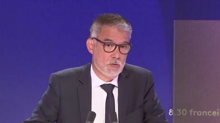 Olivier Faure demande "solennellement" au Premier ministre de doubler les aides ciblées et de maintenir la taxe sur les grandes entreprises face aux prix des carburants