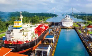 Disminuyen tránsito por el Canal de Panamá a causa del fenómeno El Niño