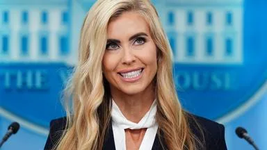 Katie Zacharia: Wer ist Trumps neue Stimme im Weißen Haus?