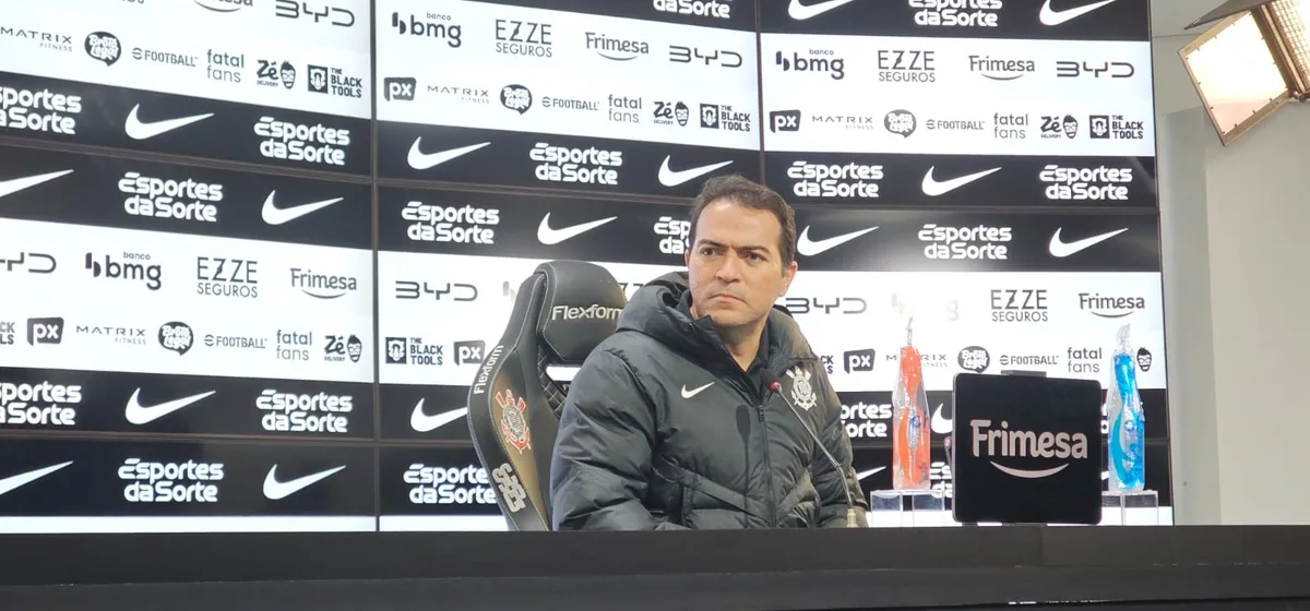 Executivo do Corinthians defende trabalho de Diniz: "Não passa pela nossa cabeça qualquer mudança"