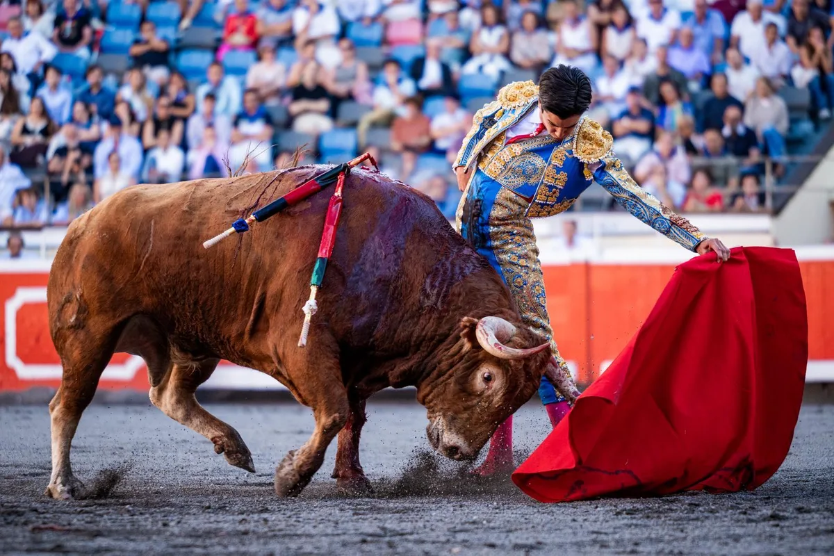 Gran tarde de toros en Bilbao: Marco Pérez muestra su dimensión de figura del toreo