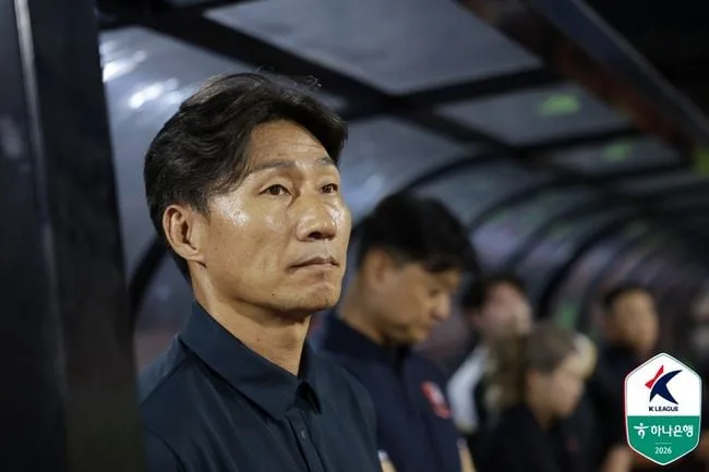 'K리그 100경기' 유병훈 감독에게 축하 건넨 '스승' 이영민 감독..."이렇게 만나 뜻깊다, 너무 잘 알아서 힘들어"[현장 인터뷰]