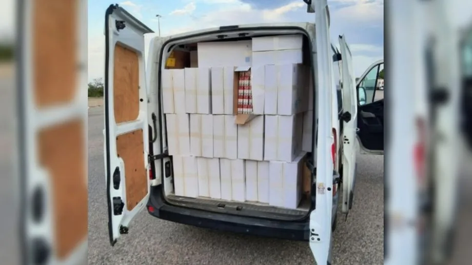 Les douaniers d'Avignon saisissent 780 kg de tabac dans un fourgon près du péage d'Arles