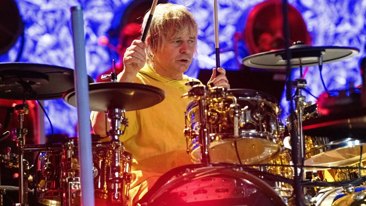 Zak Starkey is trying to drum up support for him to be the Oasis Live' 27 tour drummer