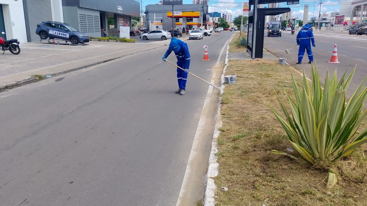 Petrolina abre 40 vagas para agente de limpeza pública; saiba como se candidatar