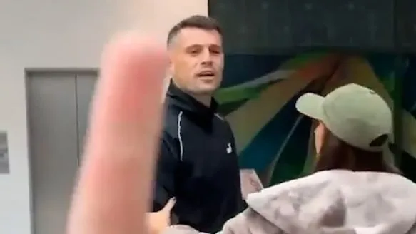 „Covid! Covid!“ - Xhaka nach Impf-Skandal bepöbelt