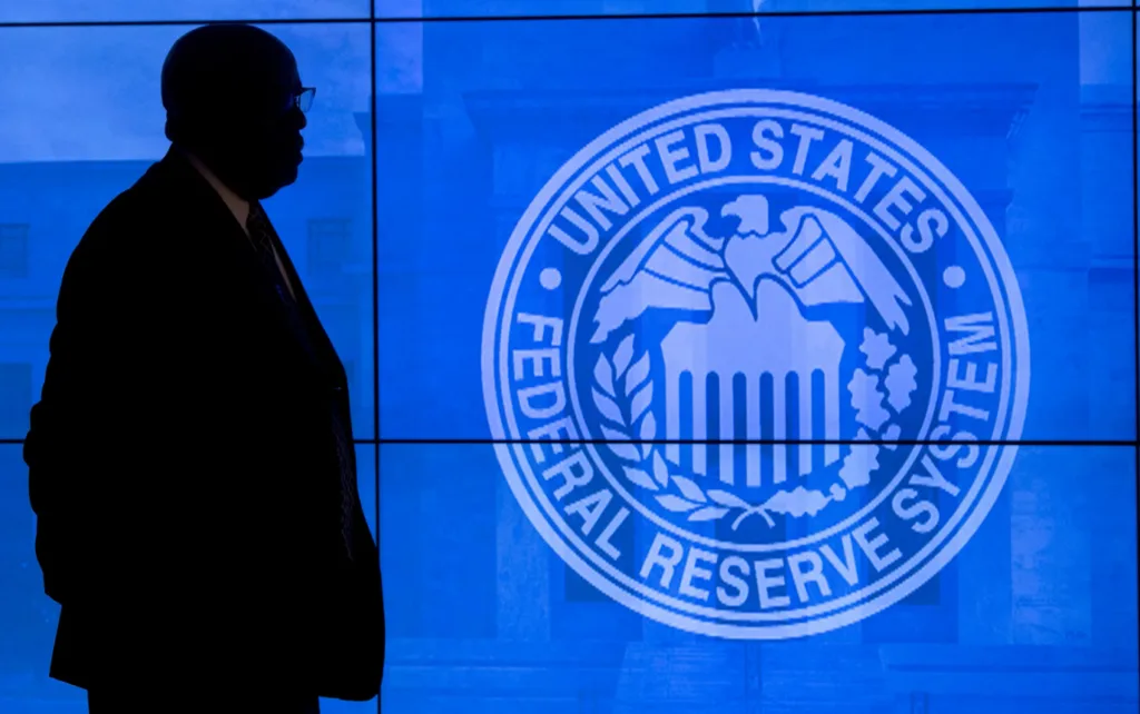 EUA: Reserva Federal sobe juros pela primeira vez desde 2023