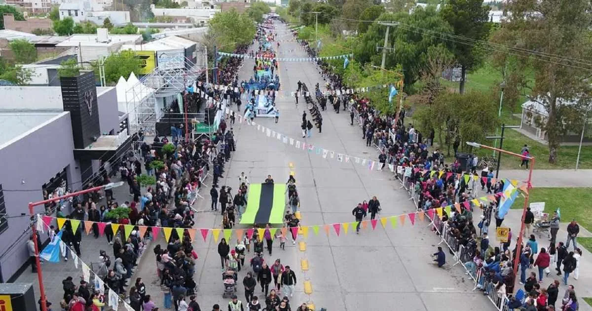Cipolletti prepara su 123° aniversario y convoca a participar del Desfile Cívico