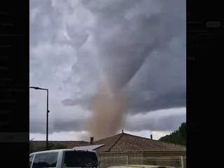 IMAGES. Une impressionnante tornade près de Carcassonne a pris de l’ampleur