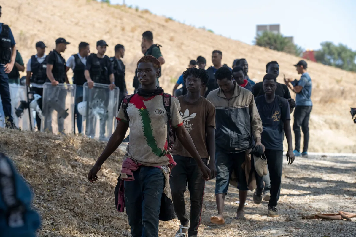 Marruecos detuvo a cientos de migrantes que se dirigían a Ceuta en un nuevo intento en masa de ingresar a España