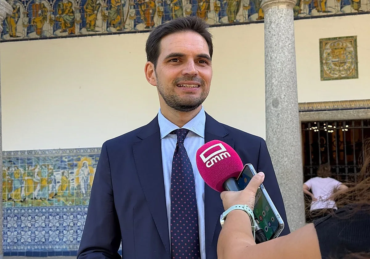 El PP acusa a Page de votar «siempre» con Sánchez pese a sus críticas por la crisis de Ceuta