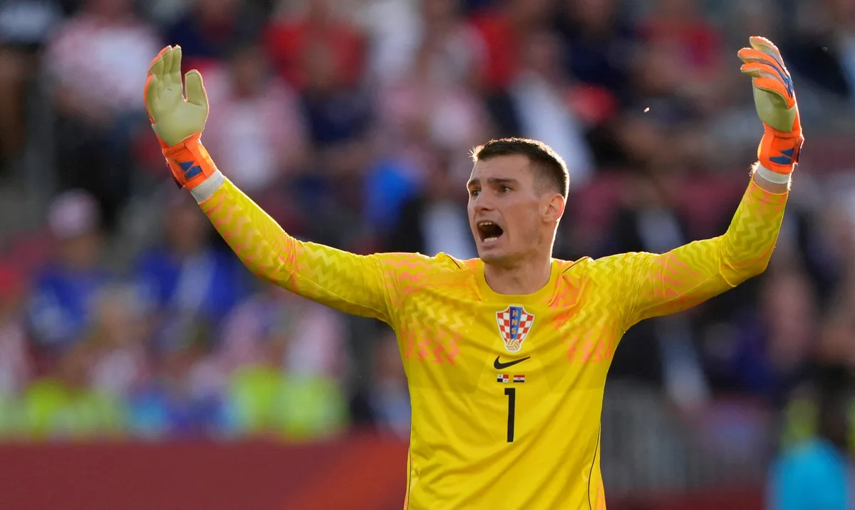 Livakovic entra en escena