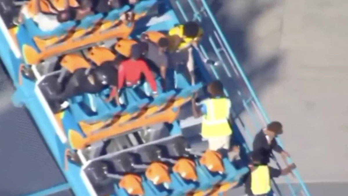 Un hombre muere tras caer de una montaña rusa en Six Flags de Georgia