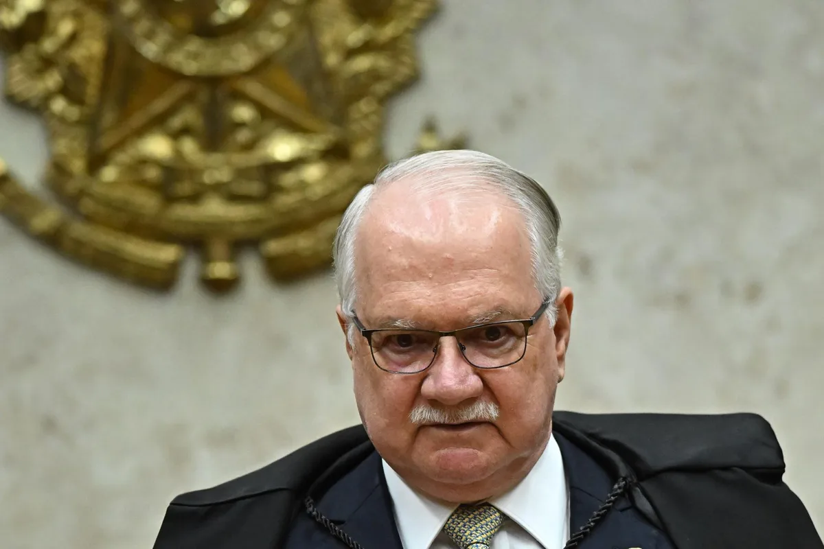 Presidente do STF intima Polícia Federal a prestar informações sobre o celular de Vorcaro