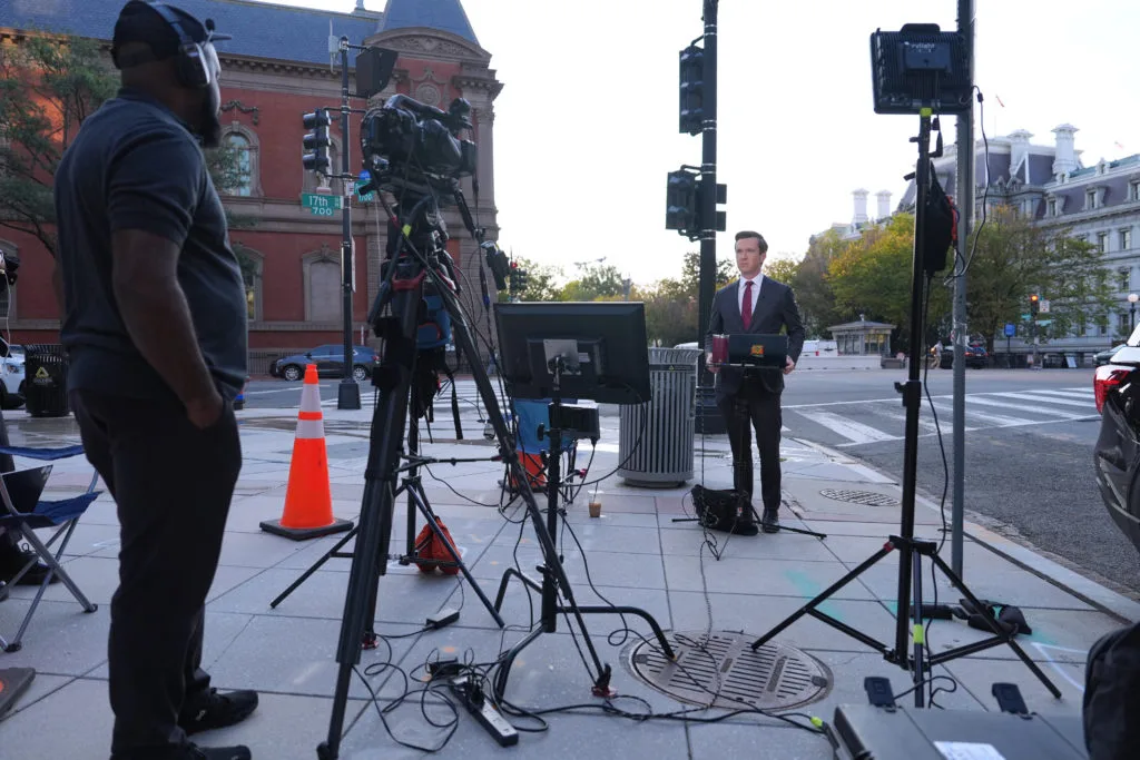 Judge orders White House to restore access to CNN, MS NOW and Politico. Reporters say they're still blocked