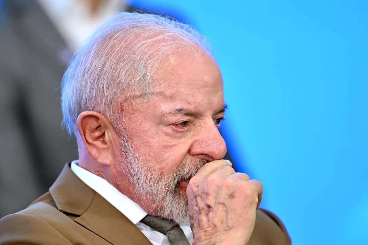 O que preocupa o Planalto nessa estadia prolongada de Lulinha na Espanha