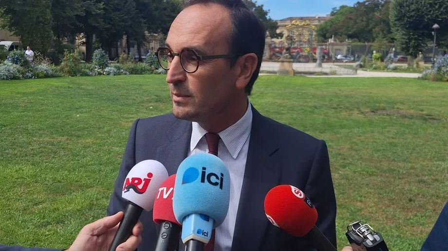 Ventilateurs en classe, voiles d'ombrage dans les rues : le maire de Bordeaux lance un plan d'adaptation aux canicules