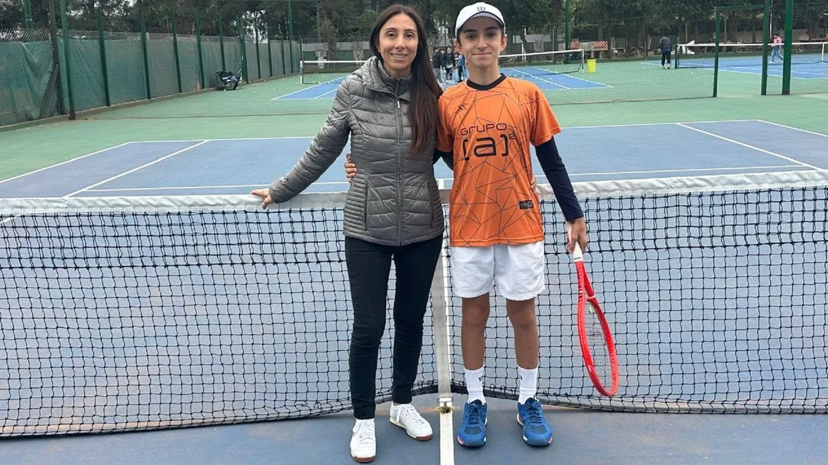 La promesa del tenis que superó un tumor, sufrió la pérdida de su padre y encontró en su mamá el sostén para soñar con ser profesional