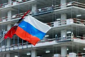 Rússia suspende operações em aeroportos por horas em meio a ataques da Ucrânia