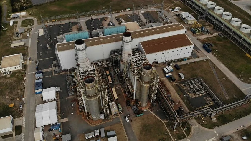 El Gobierno prepara una nueva ola de privatizaciones: termoeléctricas, represas, gasoductos y otro intento por Intercargo