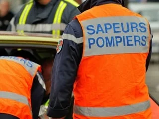 Choc frontal entre deux voitures au nord de Rennes : une femme de 20 ans grièvement blessée