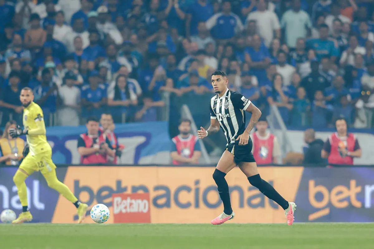 Atlético-MG pede denúncia de Kaio Jorge no STJD por entrada em Ruan Tressoldi