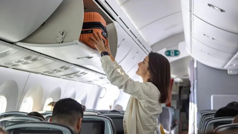 Jetstar staff to stop charging baggage and seat fees in union protest
