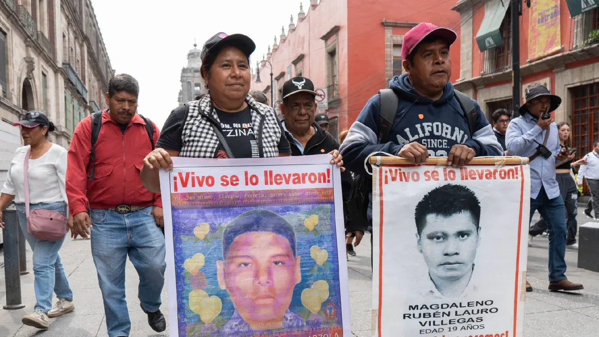 ‘Es una prioridad de Estado’: Sheinbaum promete justicia para los 43 de Ayotzinapa; presentará informe