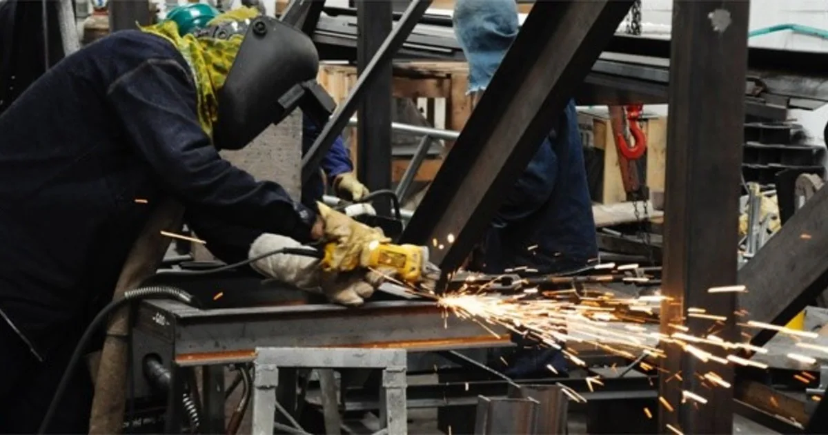 Un sector clave de la industria cayó 4,4% en el último año y tiene paradas seis de cada diez máquinas