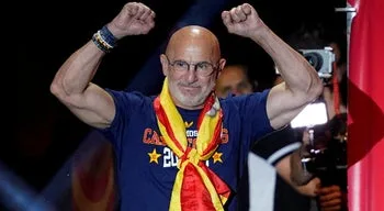 De la Fuente renova contrato com a Federação Espanhola
