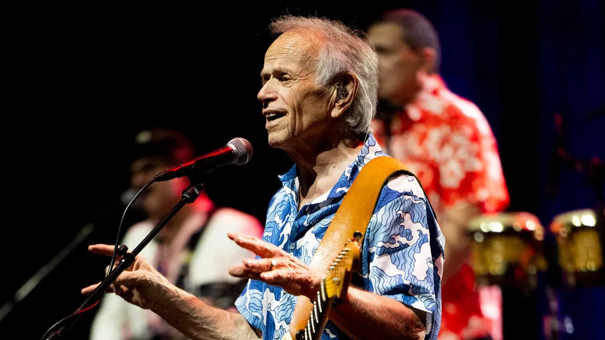 Watch Al Jardine Sing the Beach Boys Deep Cut ‘Back Home’ for First Time in 49 Years