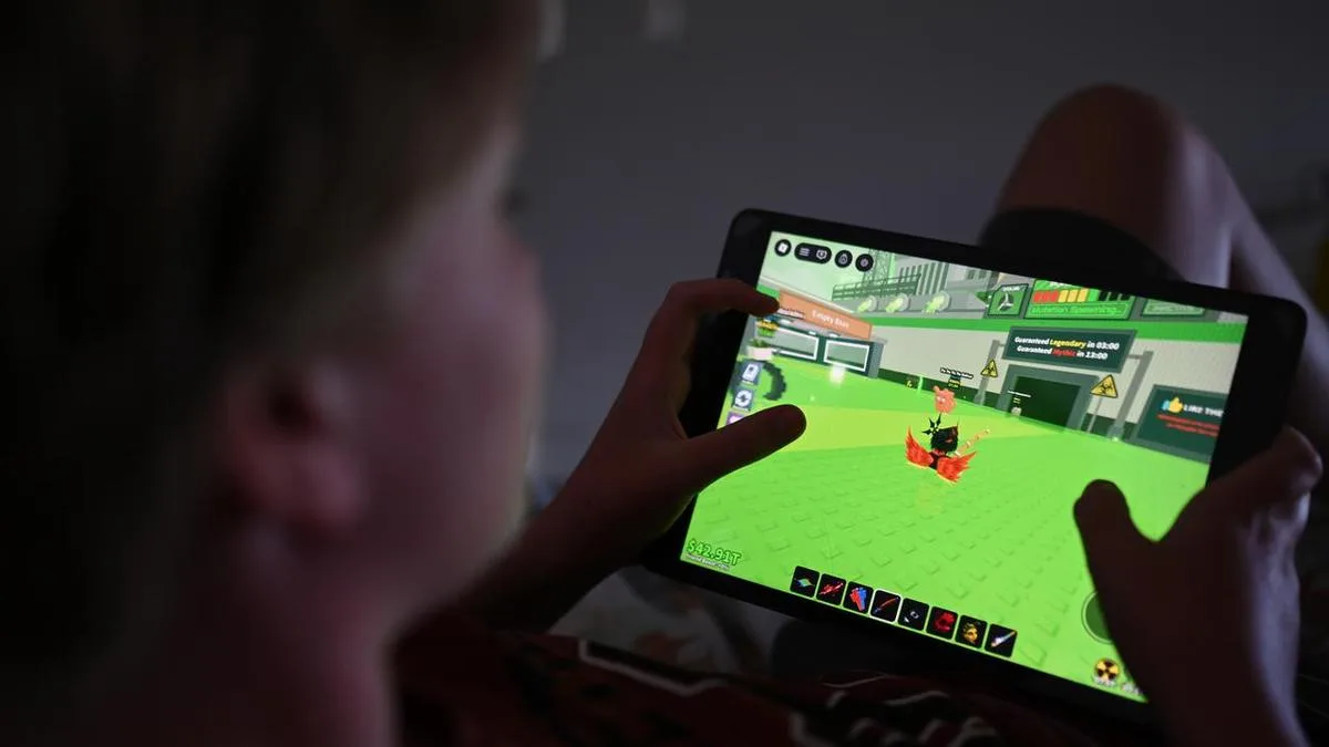 Kids' game given three months to bolster child safety