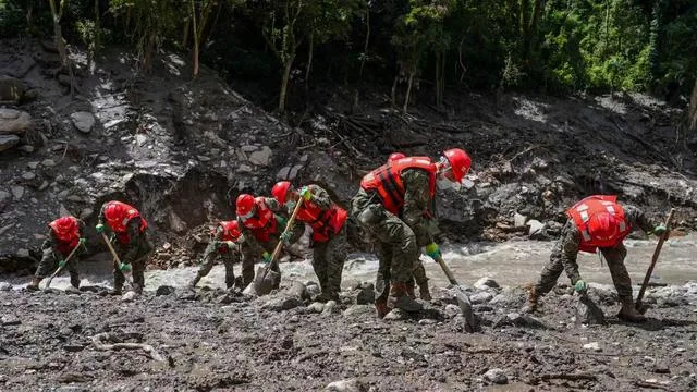 Sturzflut im Himalaya: Schlamm erschwert Rettungsaktionen in Nepal