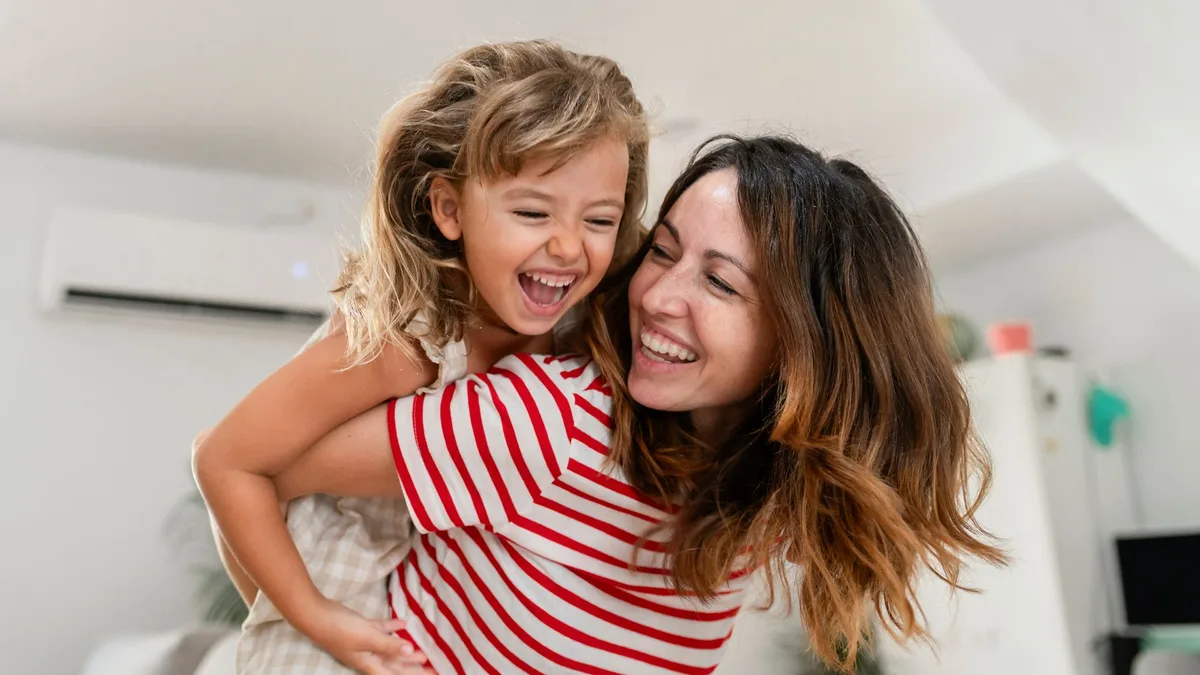 Qué son las 'madres Beta' y por qué una crianza menos exigente puede beneficiar a los hijos: "Tenemos un concepto sobre ser una 'buena madre' que hay que revisar"