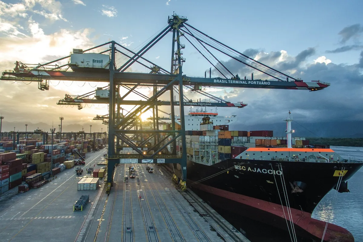 Tarcísio planeja investir R$ 3,8 bilhões em Porto de São Sebastião