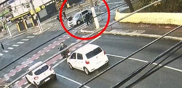 Homem morre atropelado ao atravessar rua na faixa de pedestres em SP